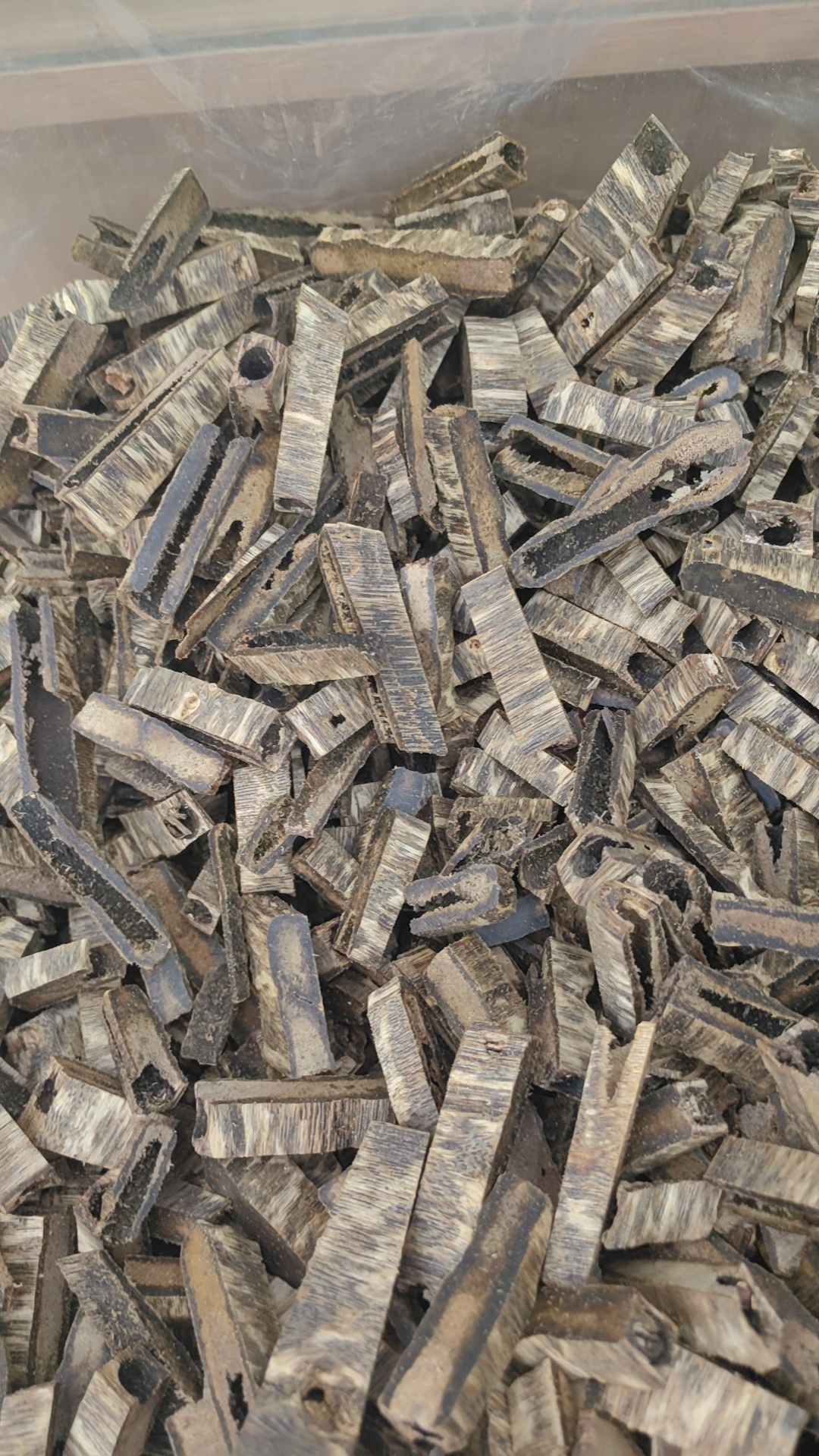 沉香切段块料