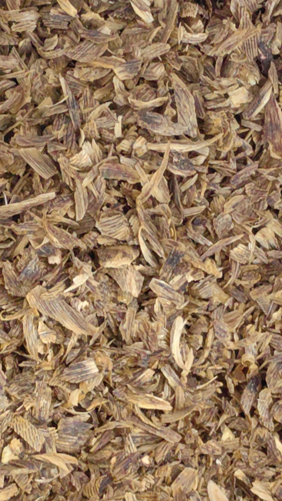 沉香碎料和香材碎粒